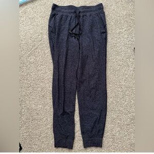 Lululemon Ready To Rulu Pant *Updated 29" Heathered
True Navy / Black. Size 8.